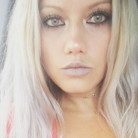 Meet your Posher, Amanda - Picture 1 of 1